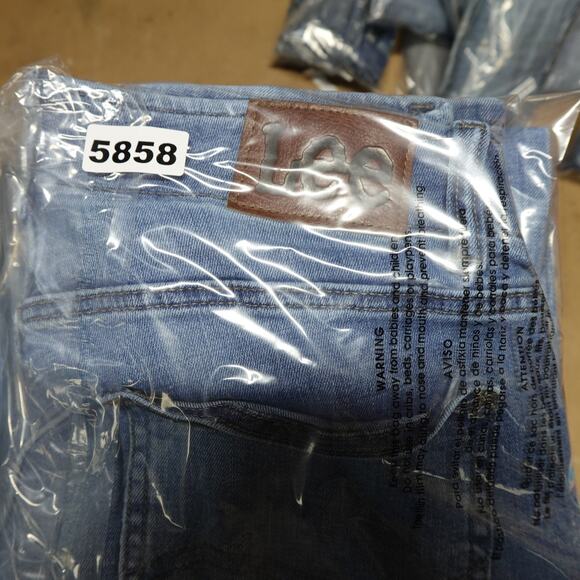 Lee Men's Extreme Motion MVP Straight‎ Fit Tapered Leg Jeans Size 31 x 30 - Picture 12 of 12